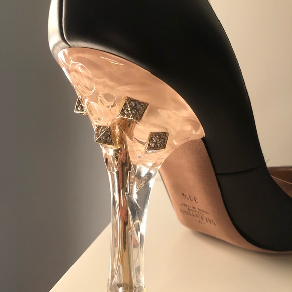 Authentic Valentino Pumps - Picture 7 of 10